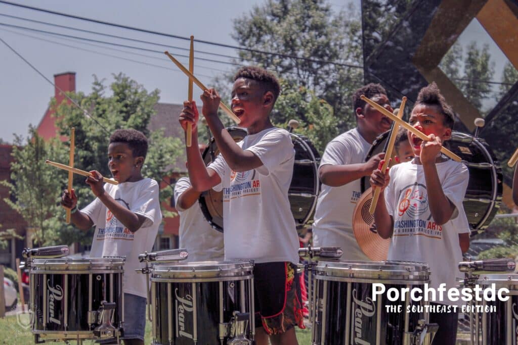 kids-drumming